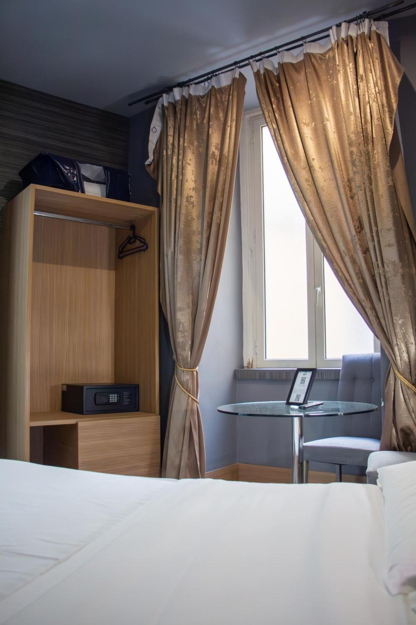 Beb Umberto I Napoli Hotel Buitenkant foto
