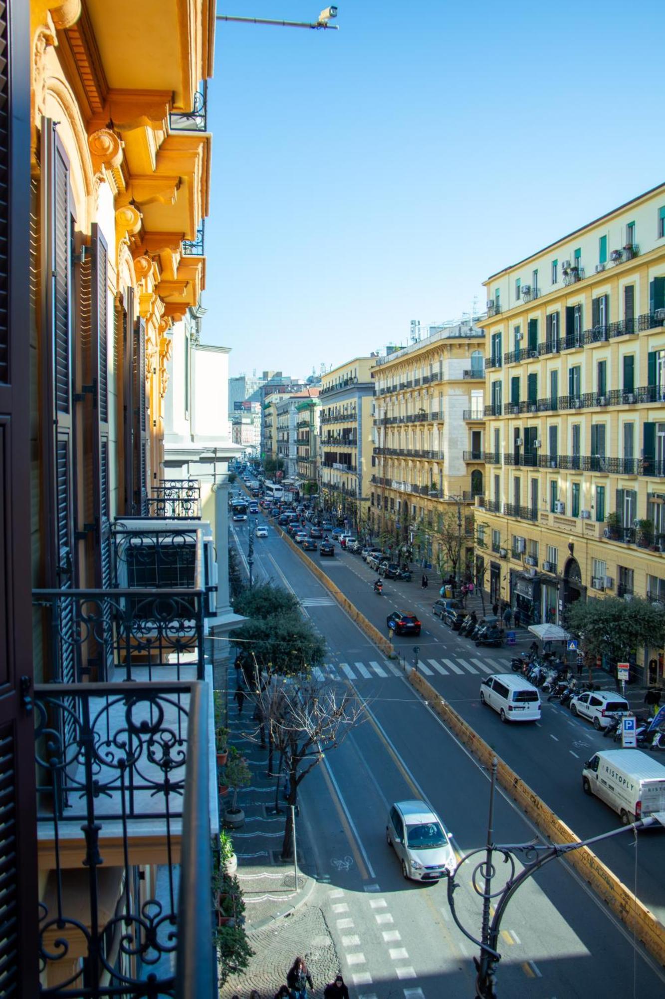 Beb Umberto I Napoli Hotel Buitenkant foto