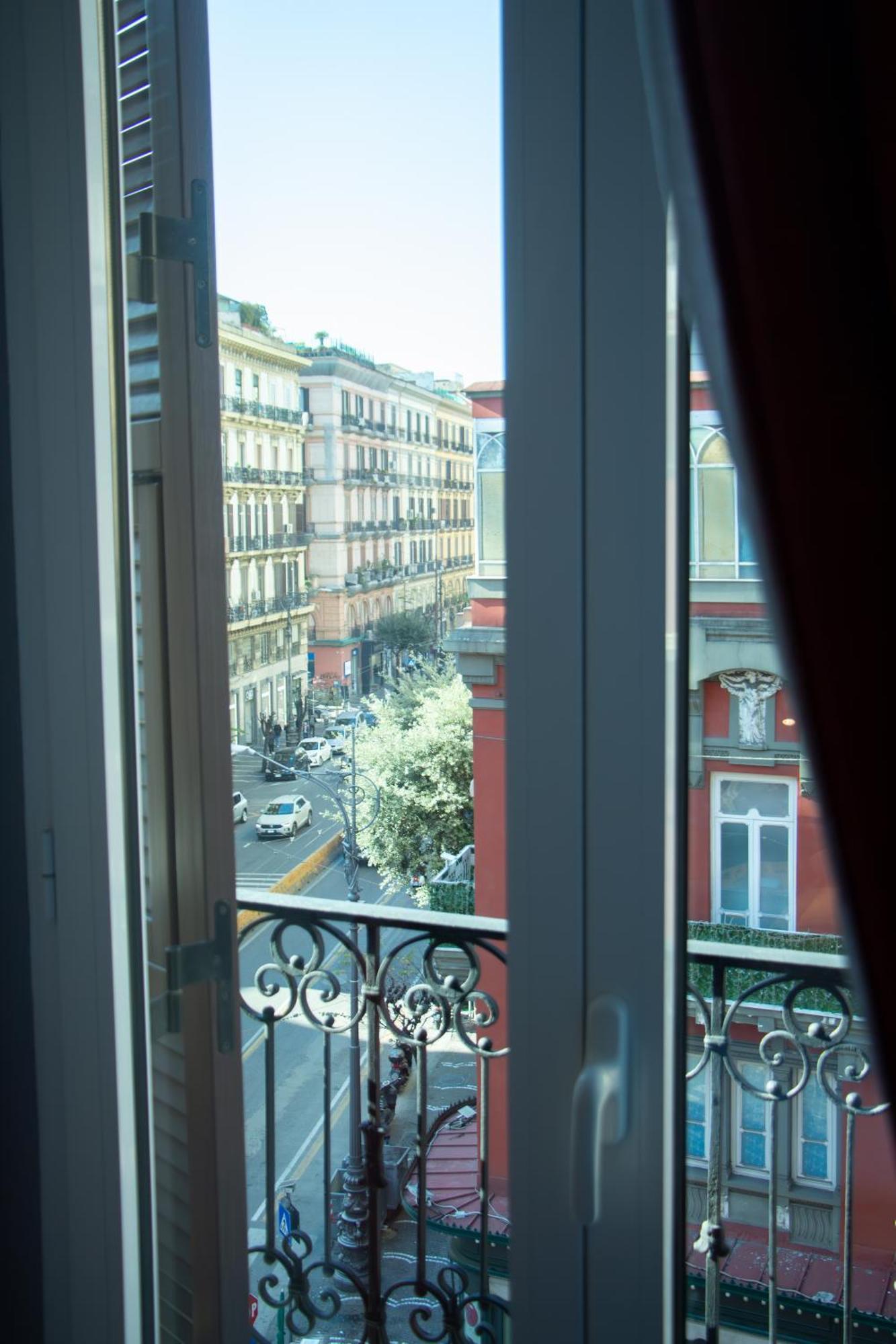 Beb Umberto I Napoli Hotel Buitenkant foto