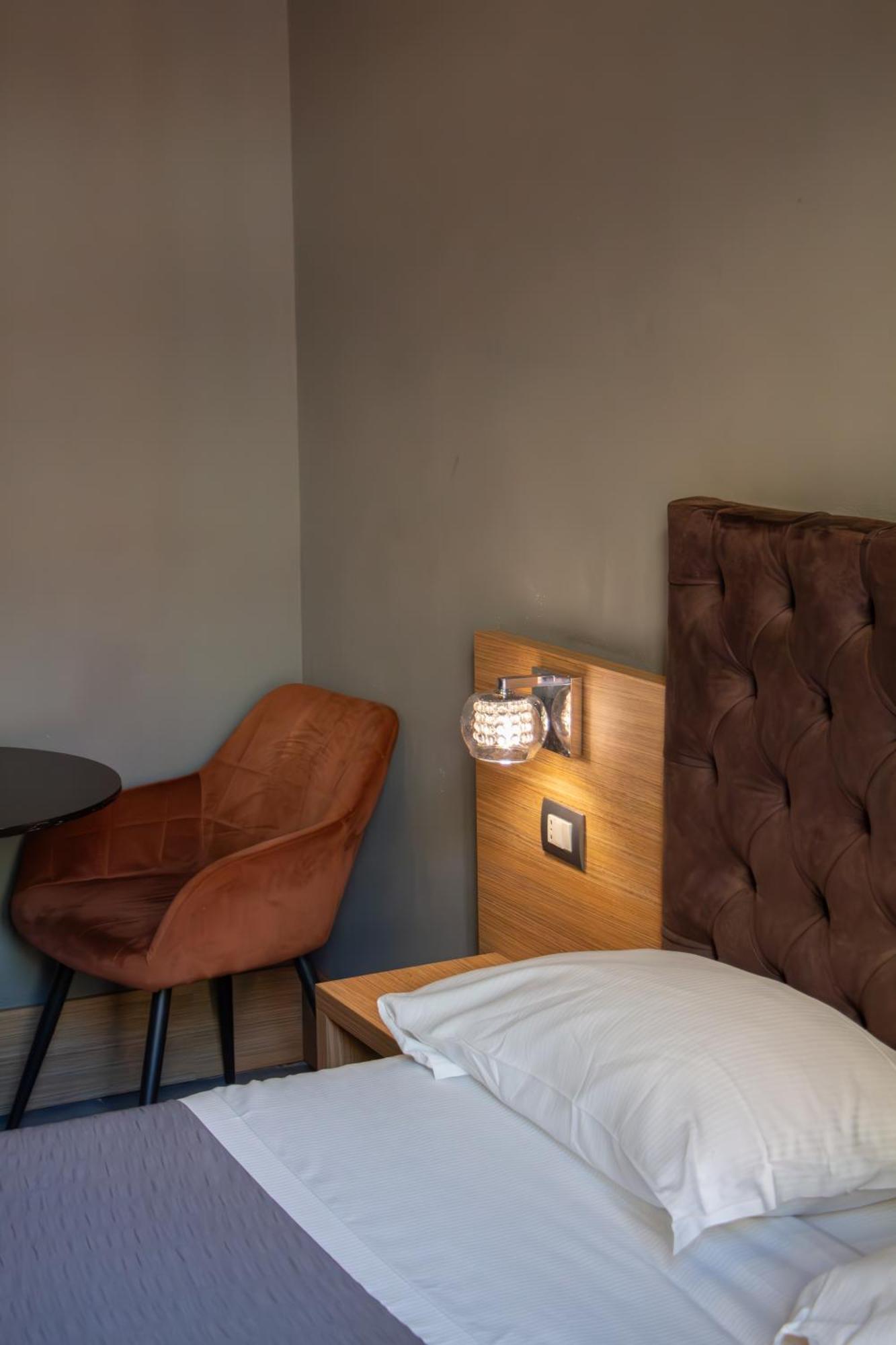 Beb Umberto I Napoli Hotel Buitenkant foto