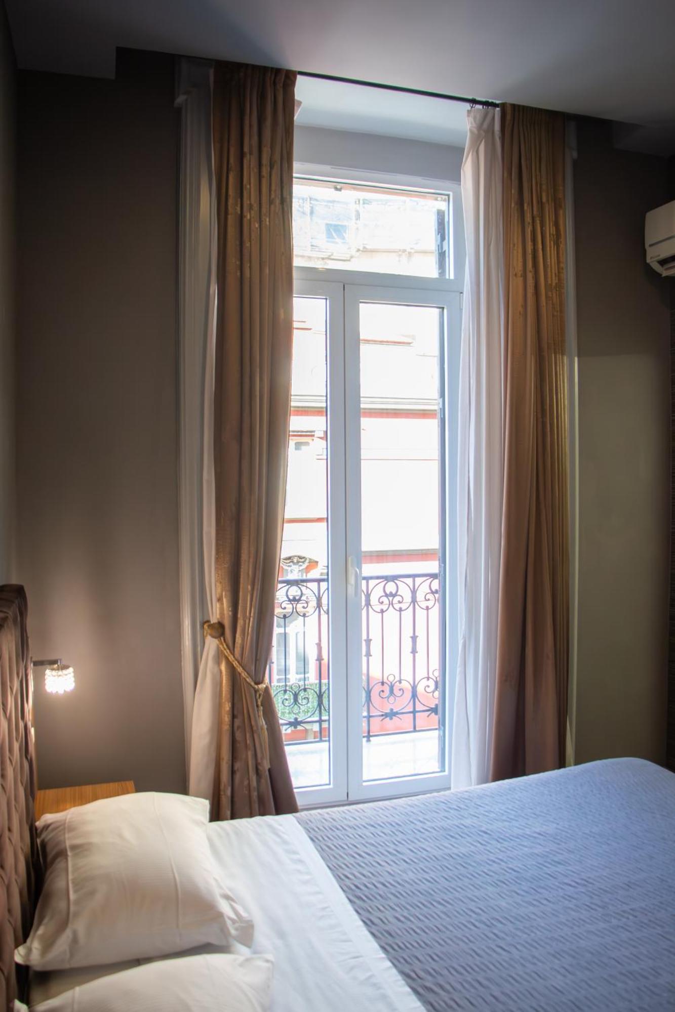 Beb Umberto I Napoli Hotel Buitenkant foto